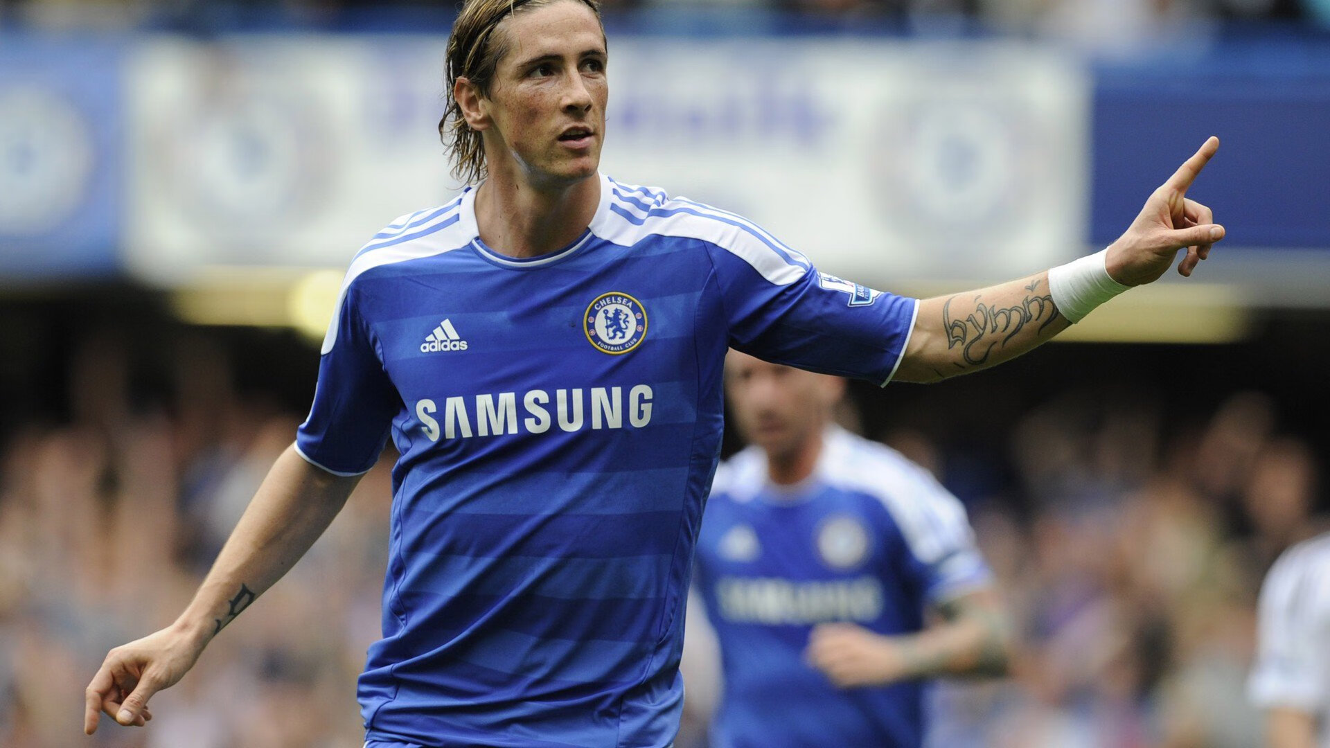 皇家马德里3-2逆转塞维利亚，莫拉塔传射建功，皇家马德里2_2塞维利亚