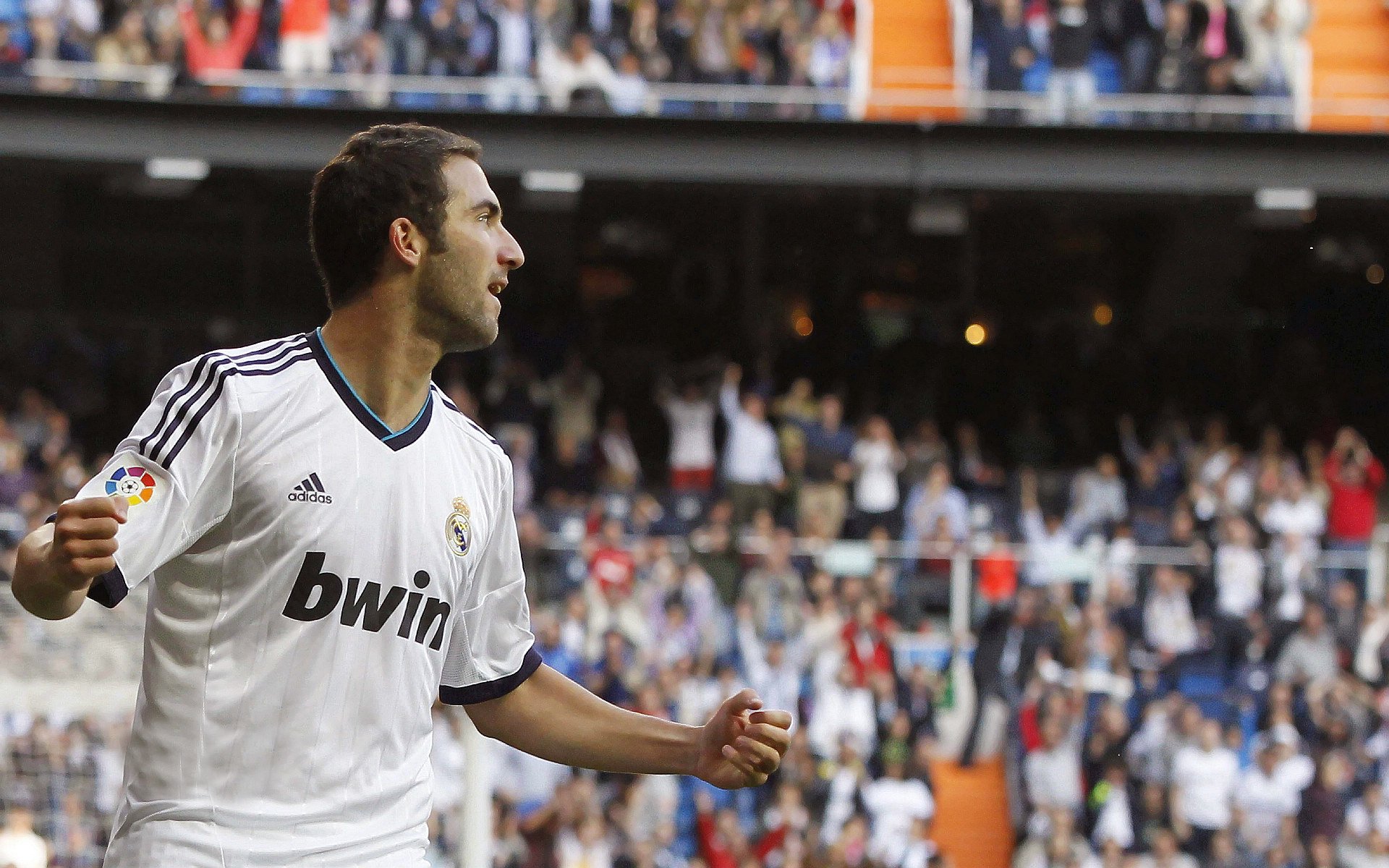 埃尔切中场调度节奏感明显提升，埃尔切升级